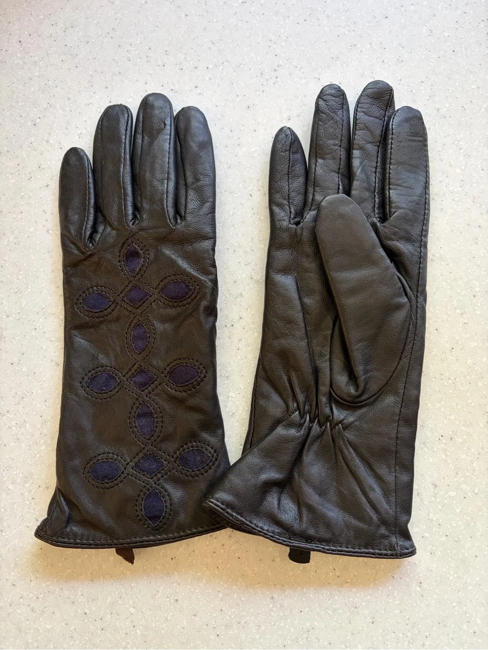 Vintage Y2K Women’s Brown Black Blue Leather Embroidered Gloves. Size S/M